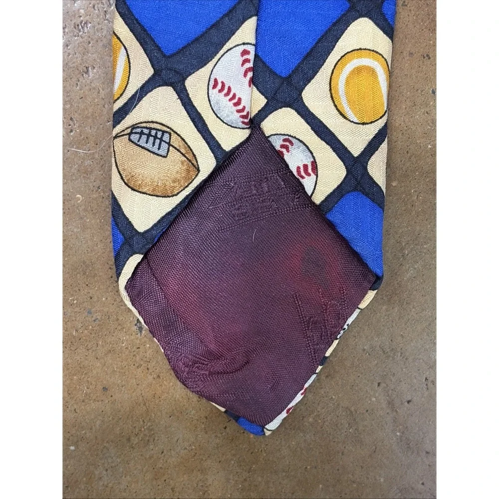Class Club Vintage Sports Athletic Banquet 100% Silk Clip-On Necktie Tie